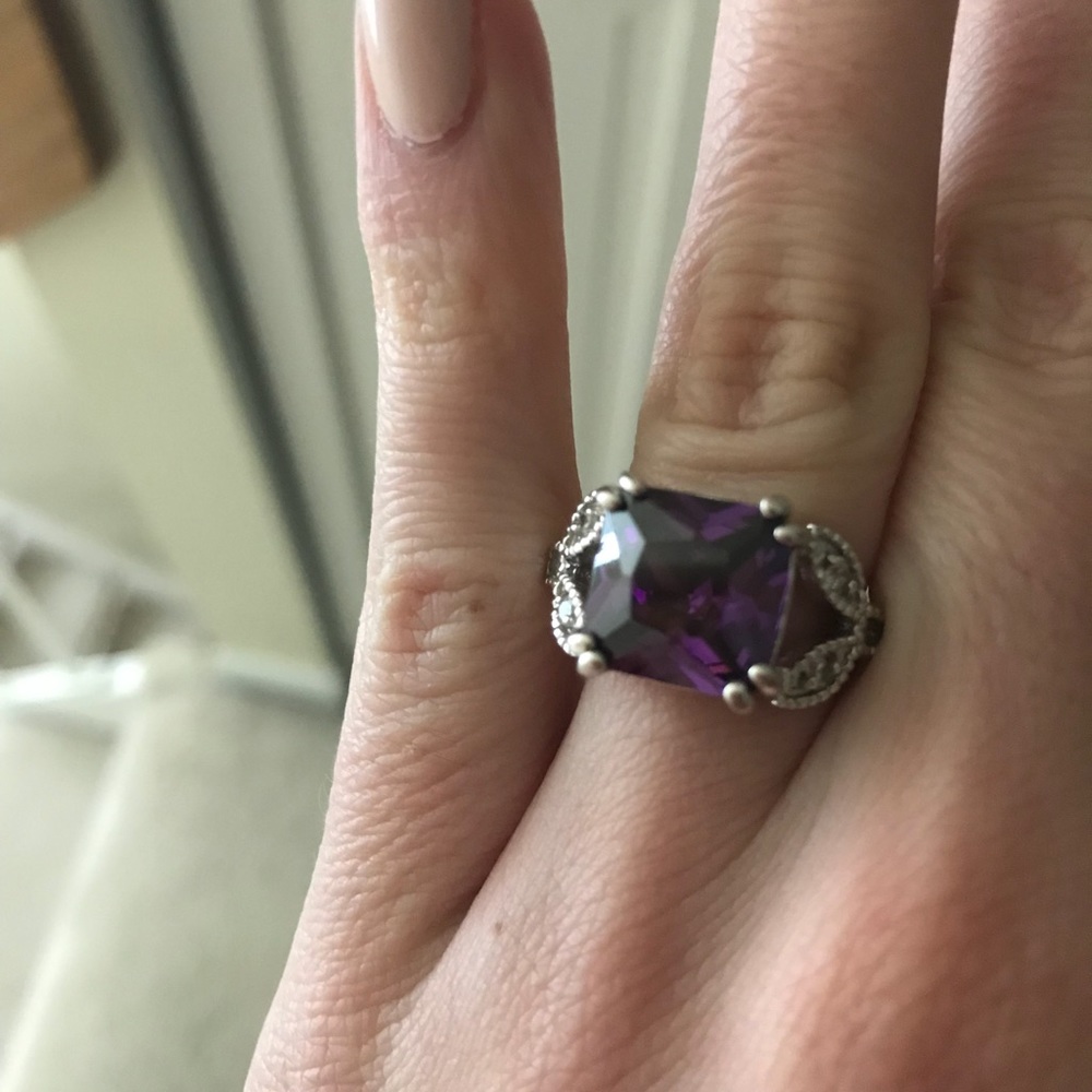 Statement Ring - Picture 2 of 4